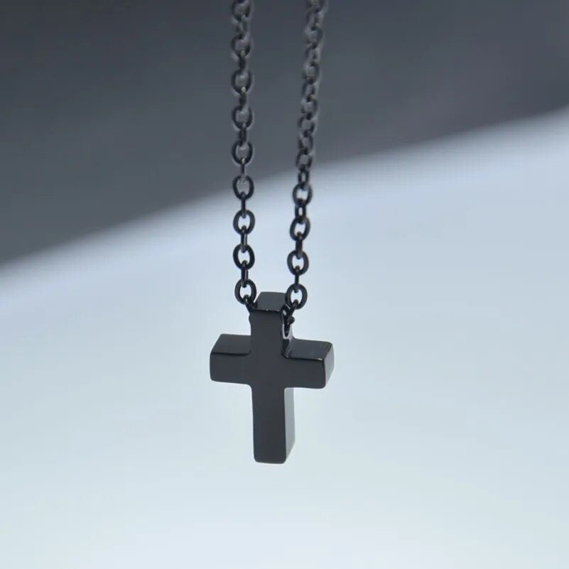 Crucifix en acier inoxydable, ras du cou